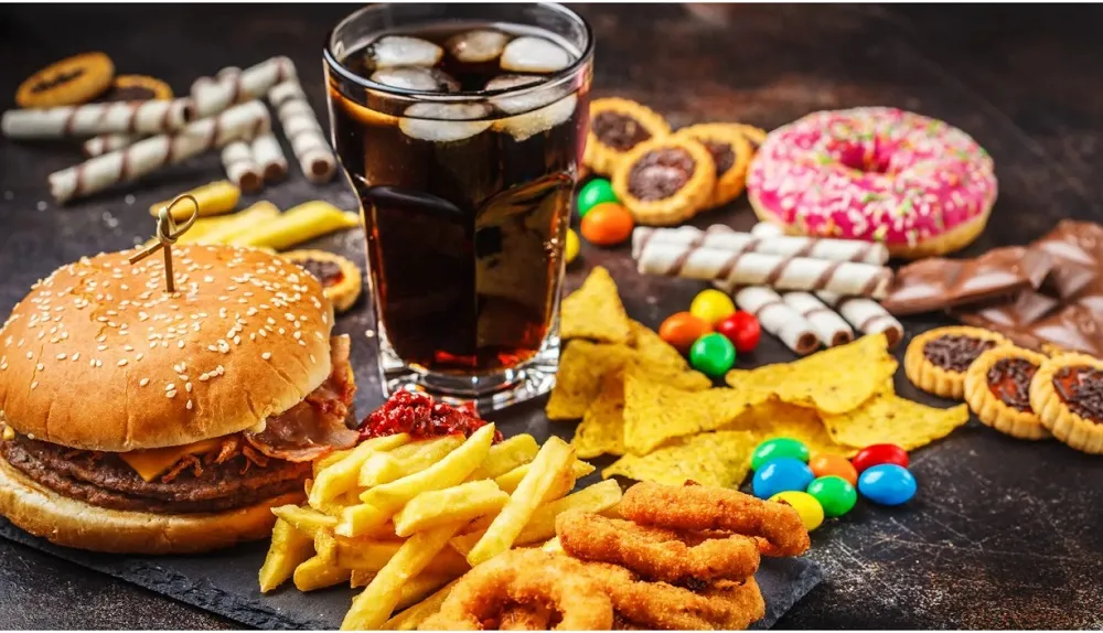 FAST FOOD BESLENME ALIŞKANLIĞI DEPRESYONA SÜRÜKLÜYOR…