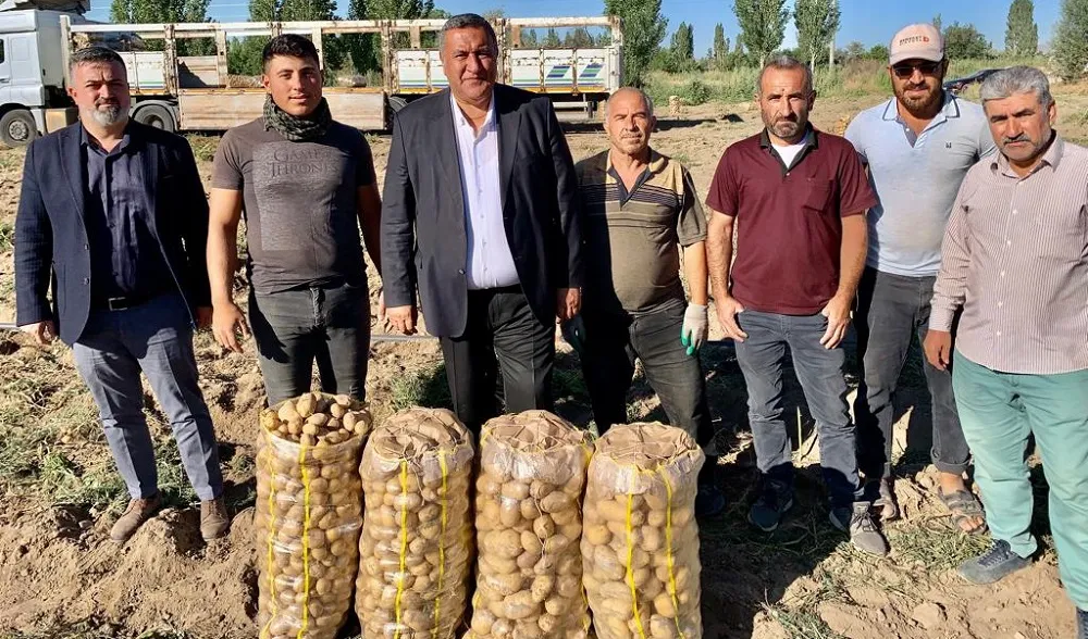 GÜRER: PATATES DAĞ GİBİ, BORÇLAR ÇIĞ GİBİ