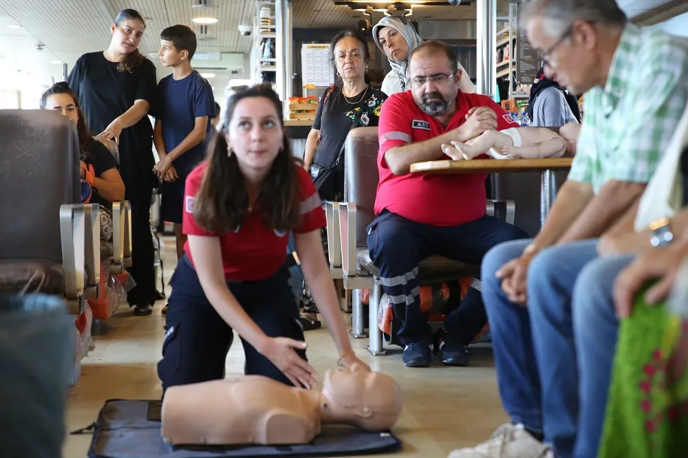 VAPUR HATLARINDA VE ADALAR’DA İLK YARDIM SEFERBERLİĞİ