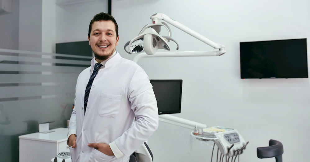 AĞIZ KOKUSUNA SEBEP OLAN 8 NEDEN!