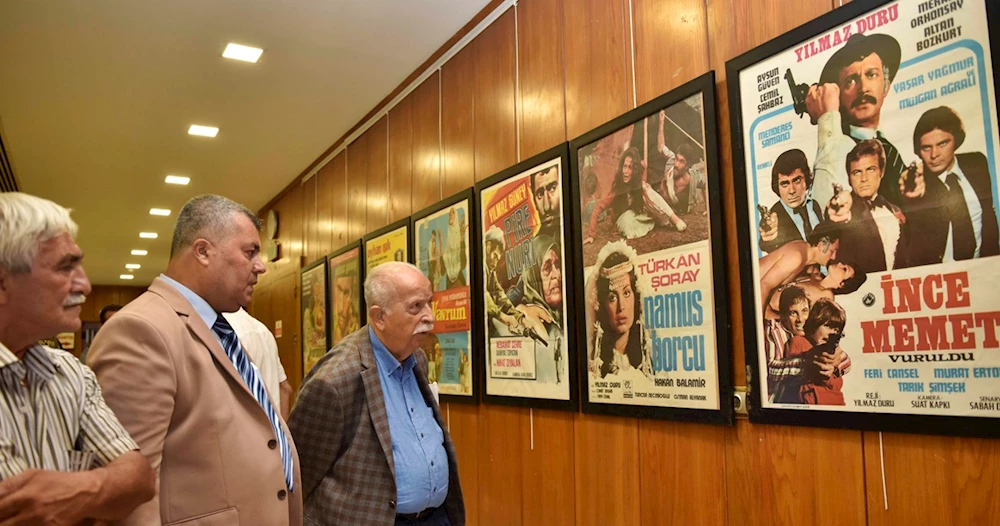 ADANA’DA  SİNEMA AFİŞLERİ SERGİSİNE YOĞUN İLGİ