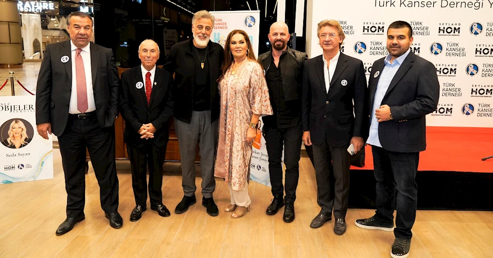 ÜNLÜ İSİMLERDEN  TÜRK KANSER DERNEĞİ’NE ANLAMLI BAĞIŞ