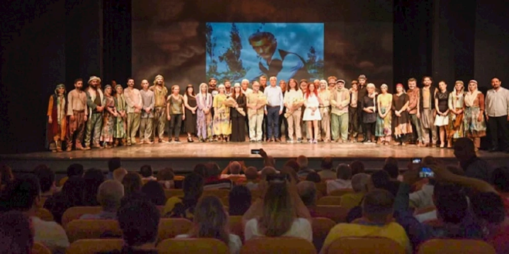 “BOYNU BÜKÜK ÖLDÜLER” OYUNUNA YILIN PROJESİ ÖDÜLÜ’